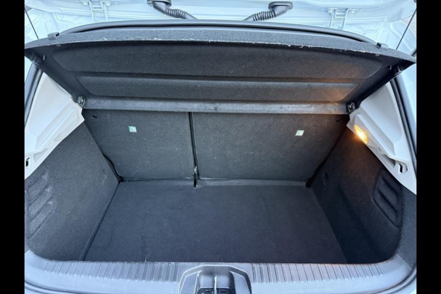 Renault Clio 1.0 TCe / Navigatie / Apple CarPlay - Android / 1e Eigenaar / ALL-Season banden / Cruise Control / PDC met optische w