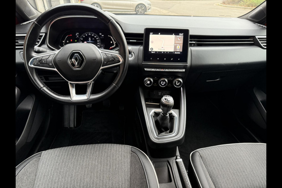 Renault Clio 1.0 TCe Intens / 101 PK / NAVI + Style Pakket / ALL-Season banden / Renault dealer onderhouden / NED-Clio / 1e Eigena