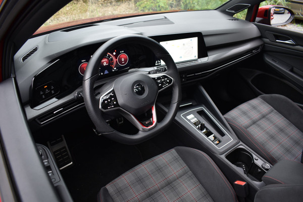 Volkswagen Golf GTI 2.0 TSI 245PK DSG GTI-SPORT HEAD UP HARMANN-KARDON/IQ-LIGHT/PANORAMADAK