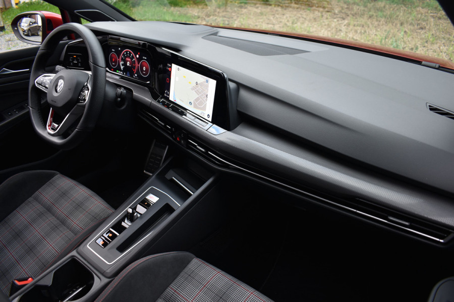 Volkswagen Golf GTI 2.0 TSI 245PK DSG GTI-SPORT HEAD UP HARMANN-KARDON/IQ-LIGHT/PANORAMADAK