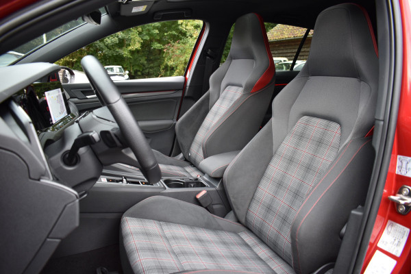 Volkswagen Golf GTI 2.0 TSI 245PK DSG GTI-SPORT HEAD UP HARMANN-KARDON/IQ-LIGHT/PANORAMADAK