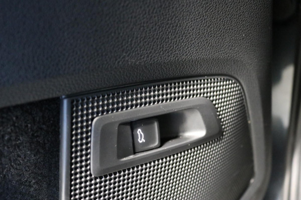 Škoda Kodiaq 1.5 TSI Sportline Business | Panoramadak | Virtual Cockpit | Camera | CANTON | ACC | Carplay | Electr. Stoel | Dodehoeksensoren | ORIG NL | Vol opties |