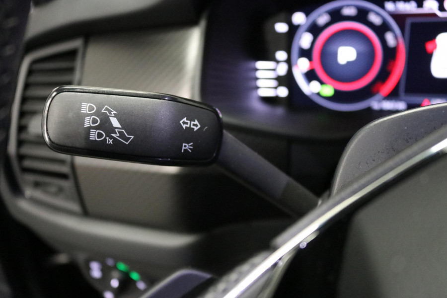 Škoda Kodiaq 1.5 TSI Sportline Business | Panoramadak | Virtual Cockpit | Camera | CANTON | ACC | Carplay | Electr. Stoel | Dodehoeksensoren | ORIG NL | Vol opties |