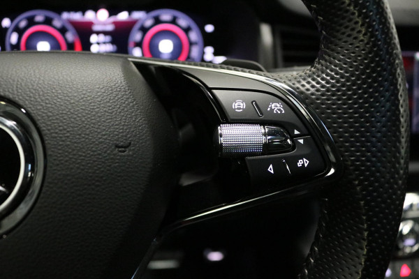 Škoda Kodiaq 1.5 TSI Sportline Business | Panoramadak | Virtual Cockpit | Camera | CANTON | ACC | Carplay | Electr. Stoel | Dodehoeksensoren | ORIG NL | Vol opties |