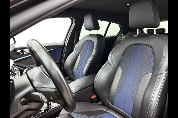 BMW 1-serie 118i High Executive M-SPORT | BLACK-LINE | HEAD-UP | HARMAN KARDON