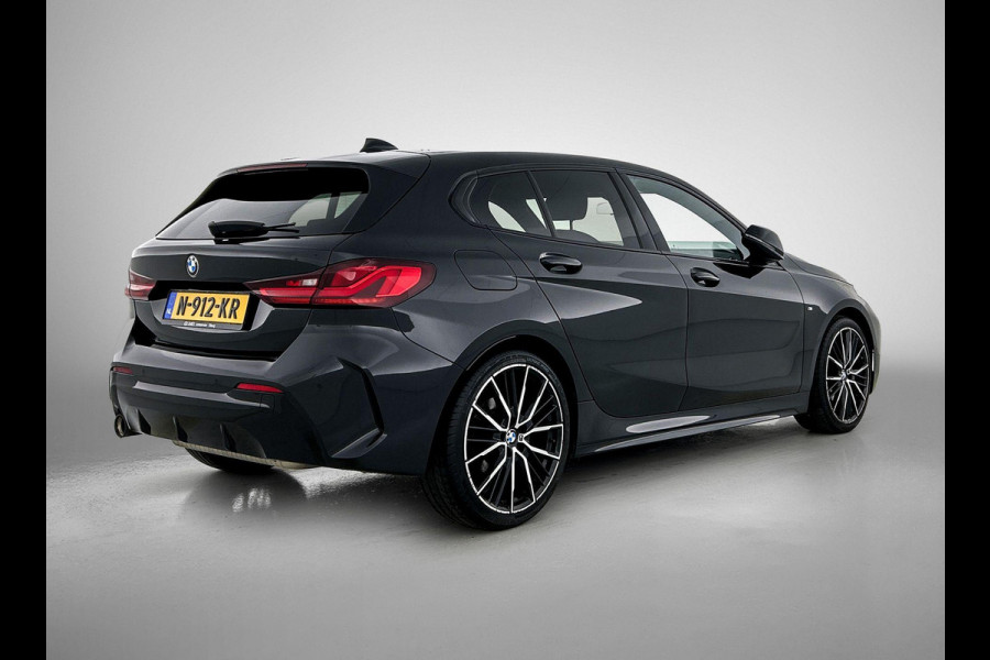 BMW 1-serie 118i High Executive M-SPORT | BLACK-LINE | HEAD-UP | HARMAN KARDON