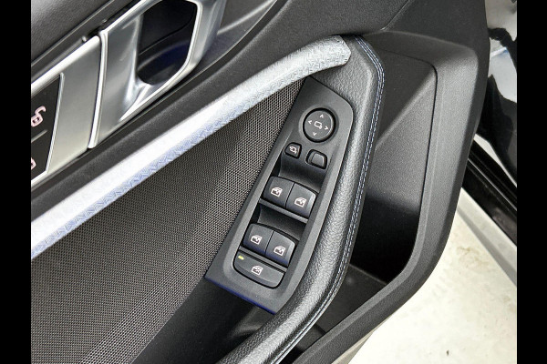 BMW 1-serie 118i High Executive M-SPORT | BLACK-LINE | HEAD-UP | HARMAN KARDON