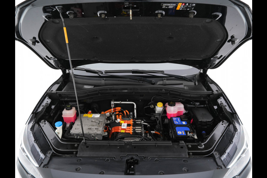 MG ZS EV Luxury 45 kWh (INCL-BTW) Aut. *PANO | LEATHER | CCS-FASTLOADER | KEYLESS | NAVI-FULLMAP | ADAPTIVE-CRUISE | CAMERA | HEATED-SPORTSEATS | CARPLAY | BLINDSPOT | DAB | LANE-ASSIST | 17''ALU*