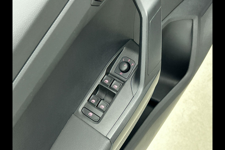 Seat Arona 1.0 TSI 115PK Style Intense AD-CRUISE | CAMERA | NAV | PRIVACY-GLASS