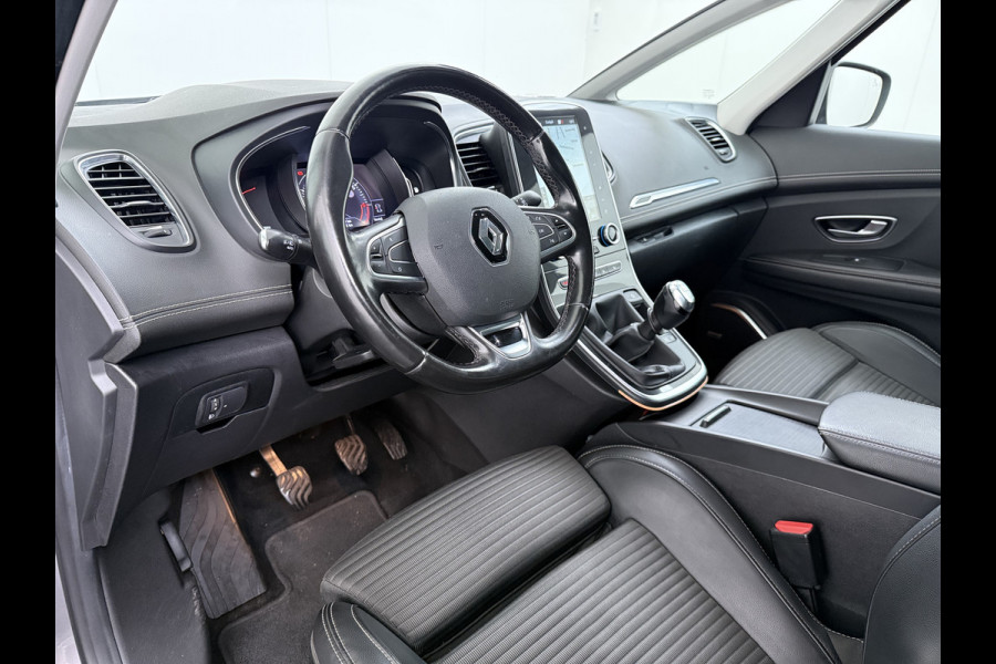 Renault Scénic 1.3TCe 141PK 3D-Navi Camera Lmv 20" Bose®-Sound Trekhaak Ecc Cruise Control Pdc Apple Carplay/Android Keyless Stoelverwarming+Massage Multi-Sense Led Regen-Lichtsensor Parkeer assistent Zeer complete Scenic, vanaf 2020 door ons onderhouden!