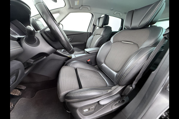 Renault Scénic 1.3TCe 141PK 3D-Navi Camera Lmv 20" Bose®-Sound Trekhaak Ecc Cruise Control Pdc Apple Carplay/Android Keyless Stoelverwarming+Massage Multi-Sense Led Regen-Lichtsensor Parkeer assistent Zeer complete Scenic, vanaf 2020 door ons onderhouden!