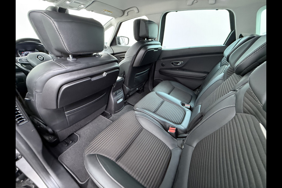 Renault Scénic 1.3TCe 141PK 3D-Navi Camera Lmv 20" Bose®-Sound Trekhaak Ecc Cruise Control Pdc Apple Carplay/Android Keyless Stoelverwarming+Massage Multi-Sense Led Regen-Lichtsensor Parkeer assistent Zeer complete Scenic, vanaf 2020 door ons onderhouden!