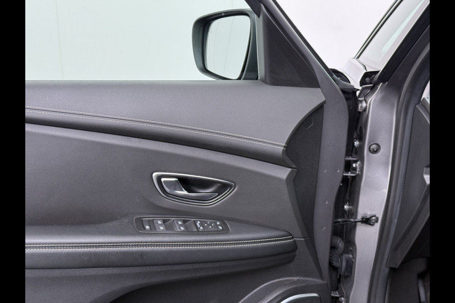 Renault Scénic 1.3TCe 141PK 3D-Navi Camera Lmv 20" Bose®-Sound Trekhaak Ecc Cruise Control Pdc Apple Carplay/Android Keyless Stoelverwarming+Massage Multi-Sense Led Regen-Lichtsensor Parkeer assistent Zeer complete Scenic, vanaf 2020 door ons onderhouden!