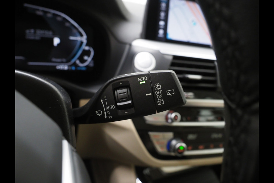 BMW X3 xDrive30e 292PK | Sportstoelen | Leder | Camera | Virtual | Stoelverwarming | DAB | Carplay