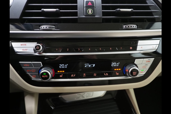 BMW X3 xDrive30e 292PK | Sportstoelen | Leder | Camera | Virtual | Stoelverwarming | DAB | Carplay