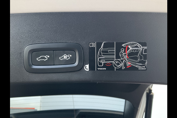 Volvo XC40 1.5 T5 262pk Recharge R-Design 360° HK Pano Trekhaak Stoel/Stuurverw. PHEV