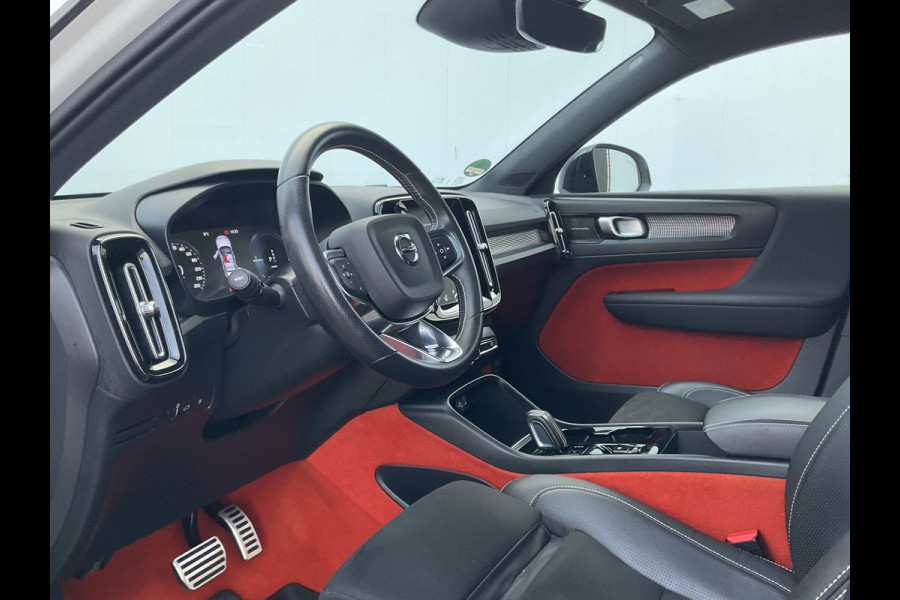 Volvo XC40 1.5 T5 262pk Recharge R-Design 360° HK Pano Trekhaak Stoel/Stuurverw. PHEV