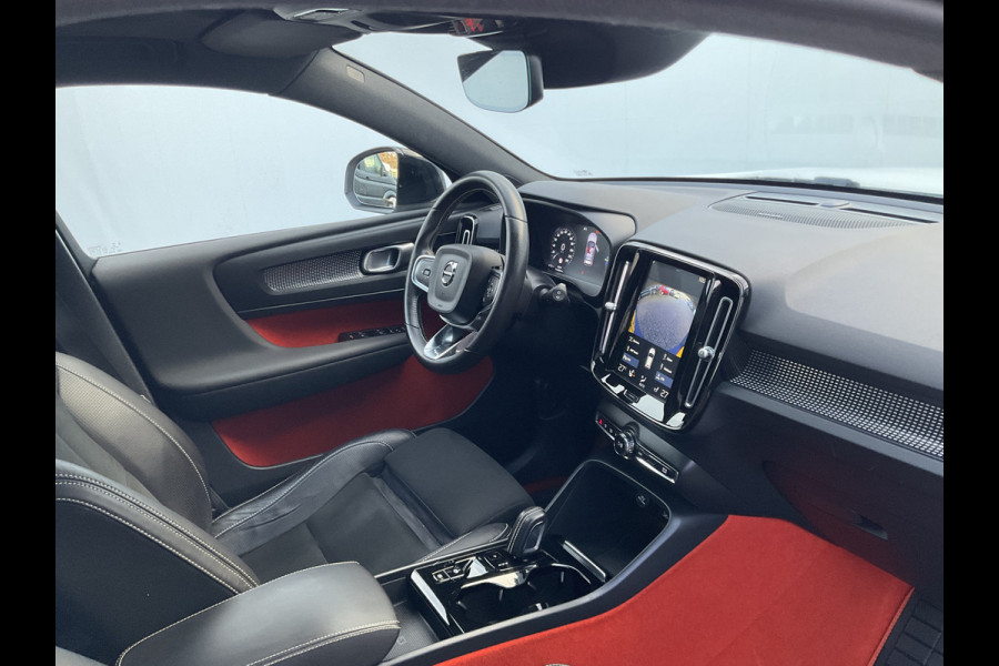 Volvo XC40 1.5 T5 262pk Recharge R-Design 360° HK Pano Trekhaak Stoel/Stuurverw. PHEV