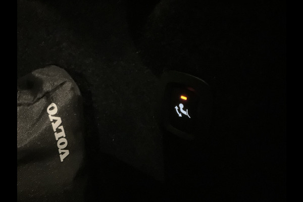 Volvo XC40 1.5 T5 262pk Recharge R-Design 360° HK Pano Trekhaak Stoel/Stuurverw. PHEV