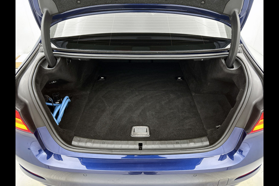 BMW 5 Serie 530e iPerformance High Executive(Dealer OnderH, Carplay, Lane Assist, Harman/ Kardon, StoelV, 360 camera, Etc)