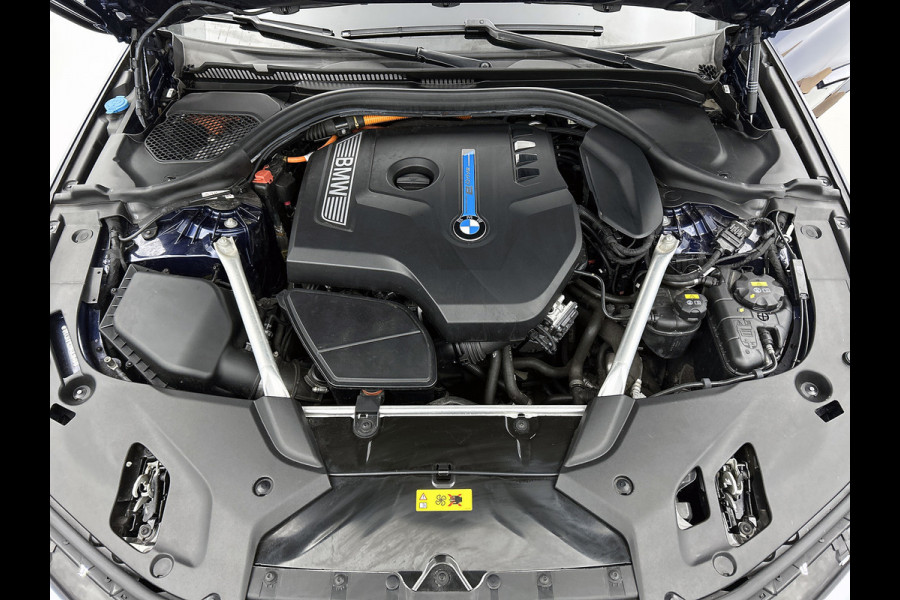 BMW 5 Serie 530e iPerformance High Executive(Dealer OnderH, Carplay, Lane Assist, Harman/ Kardon, StoelV, 360 camera, Etc)