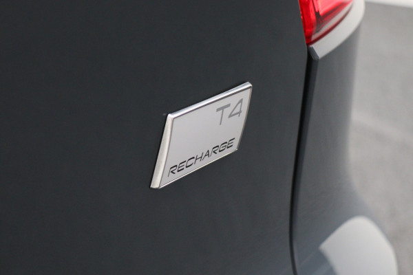 Volvo XC40 1.5 T4 Plug-in hybrid Core Bright Camera, Apple Carplay, Stuurverw., Keyless, Trekhaak