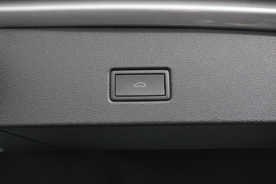 Volkswagen T-Roc 1.5 TSI 150pk DSG Style | Navigatie | Apple Carplay/Android Auto | Parkeersensoren | Camera | Adaptive Cruise Control | Digitale cockpit | Park Assist | Stoel- en stuurverwarming | Elektrische achterklep | LED-koplampen