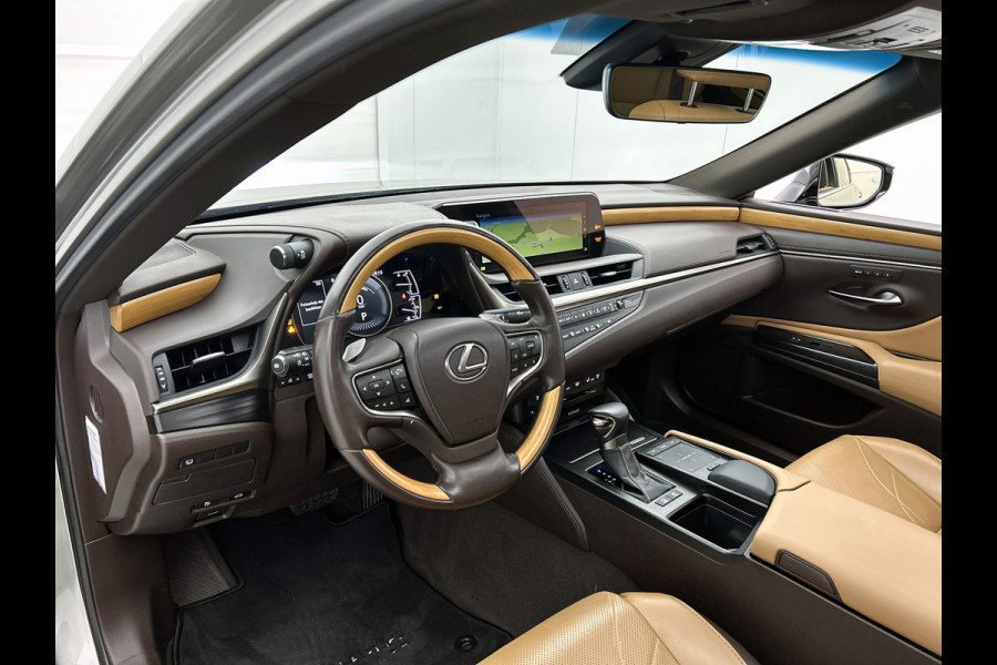 Lexus ES 300h President Line(Perfect onderH, Panorama, Stoel VerW+ Koeling, StuurV, Camera, PDC, Etc)