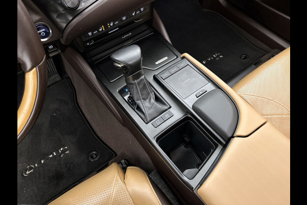 Lexus ES 300h President Line(Perfect onderH, Panorama, Stoel VerW+ Koeling, StuurV, Camera, PDC, Etc)