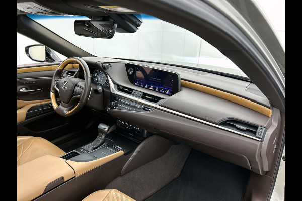 Lexus ES 300h President Line(Perfect onderH, Panorama, Stoel VerW+ Koeling, StuurV, Camera, PDC, Etc)
