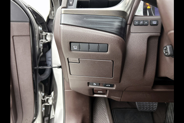 Lexus ES 300h President Line(Perfect onderH, Panorama, Stoel VerW+ Koeling, StuurV, Camera, PDC, Etc)