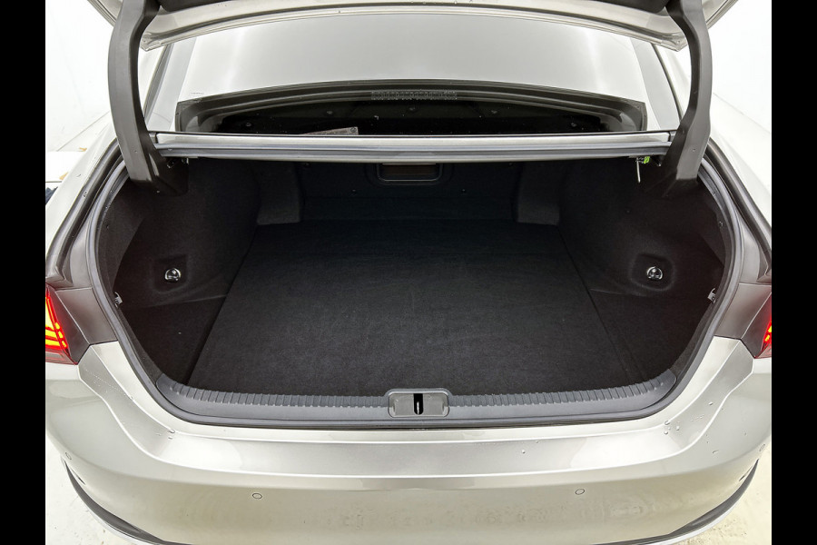 Lexus ES 300h President Line(Perfect onderH, Panorama, Stoel VerW+ Koeling, StuurV, Camera, PDC, Etc)