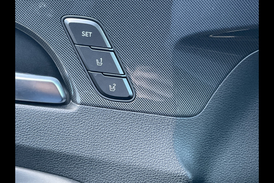 Hyundai Santa Fe 7-Pers 1.6 T-GDI HEV Premium 7p. HUD Leer Stoelkoel+verw. 360° 7 Zits