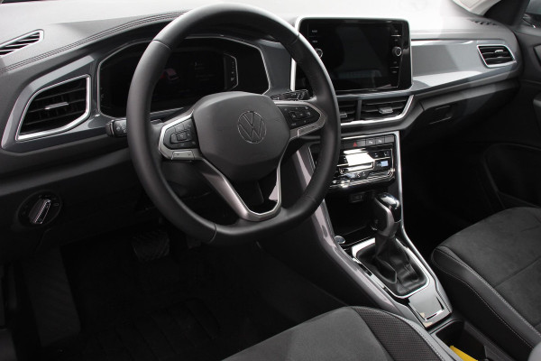 Volkswagen T-Roc 1.5 TSI 150pk DSG Style | Navigatie | Apple Carplay/Android Auto | Parkeersensoren | Camera | Adaptive Cruise Control | Digitale cockpit | Park Assist | Stoel- en stuurverwarming | Elektrische achterklep | LED-koplampen