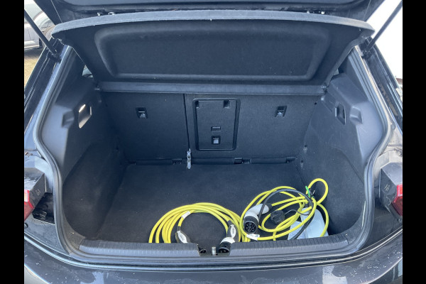 Volkswagen ID.3 First Plus 58 kWh Stoel.Stuuverw. Adapt.Cruise DAB