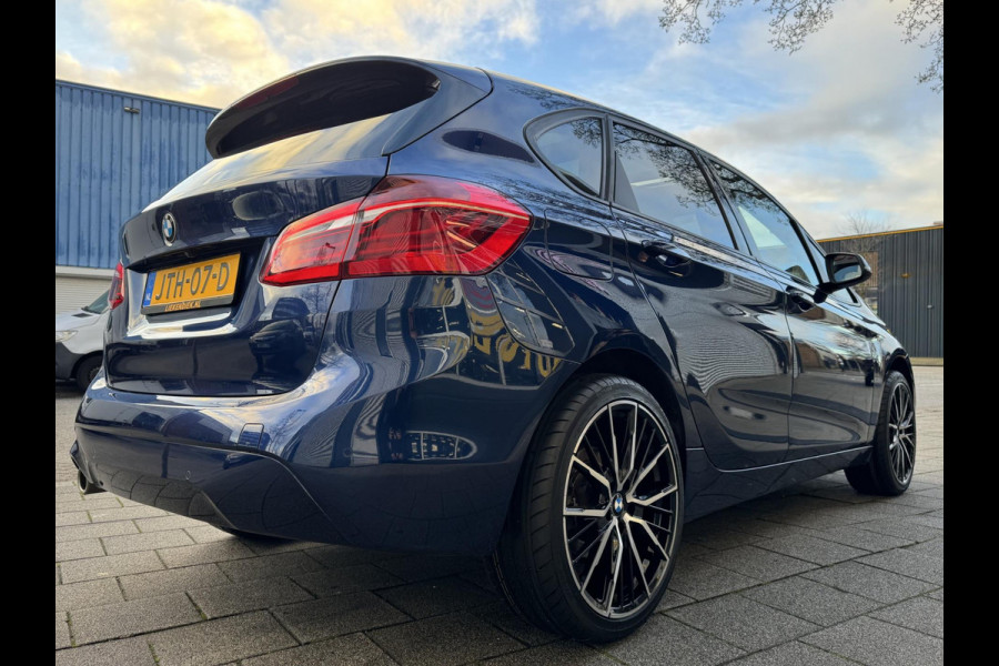 BMW 2 Serie Active Tourer 216i Advantage - Panorama dak I Navigatie I Airco I PDC /Achteruitrij camera I Sport velgen I Dealer ond