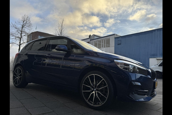 BMW 2 Serie Active Tourer 216i Advantage - Panorama dak I Navigatie I Airco I PDC /Achteruitrij camera I Sport velgen I Dealer ond