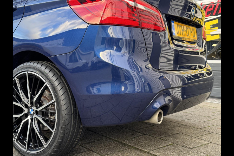 BMW 2 Serie Active Tourer 216i Advantage - Panorama dak I Navigatie I Airco I PDC /Achteruitrij camera I Sport velgen I Dealer ond
