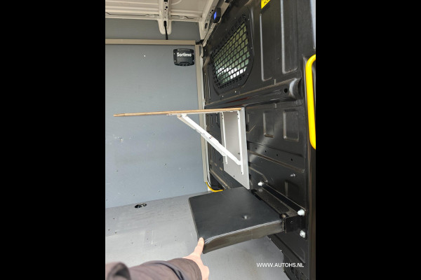 Volkswagen Crafter 35 2.0 TDI L3H3 EL Highline , Euro 6 , 1e Eig. 3000 KG trekkracht , mooie bus , cruise , camera.