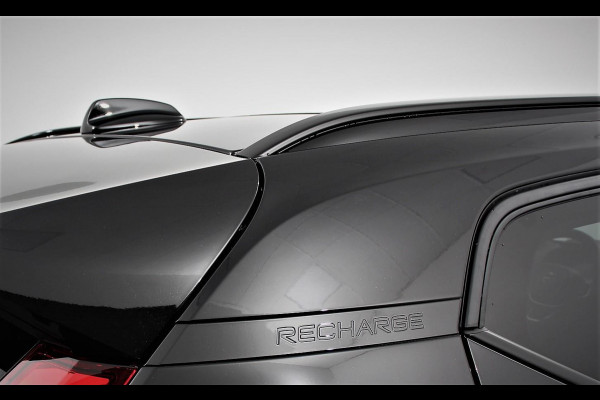 Volvo XC40 1.5 T5 Plug-in hybrid Ultimate Dark PHEV | Electrisch Glazen Panorama dak | Navigatie | Dab | Led | Adaptive Cruise Control | Camera | Parkeer sensoren