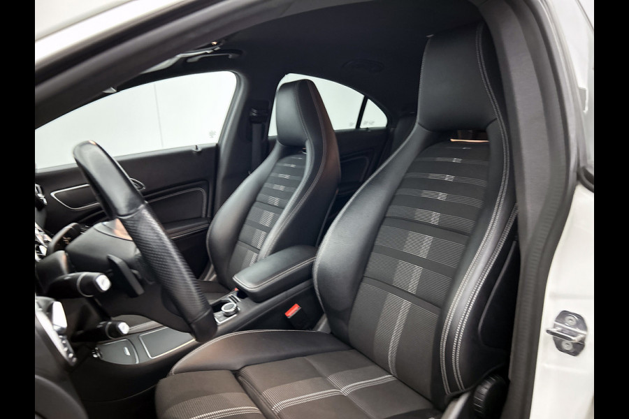 Mercedes-Benz CLA-Klasse 200 Prestige AMG-Styling (Goed OnderH, Navi, Camera, PDC V+A, StoelV, Cruise Con, Etc)