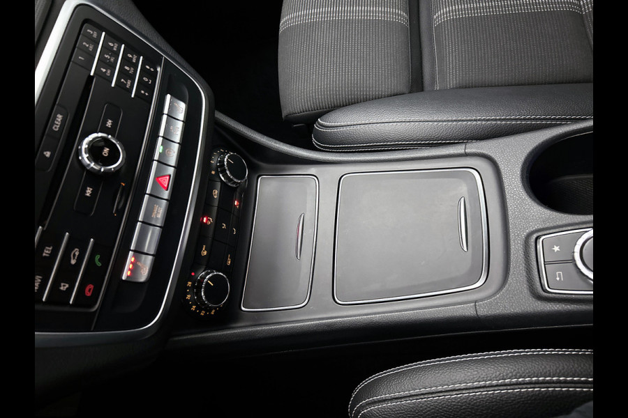 Mercedes-Benz CLA-Klasse 200 Prestige AMG-Styling (Goed OnderH, Navi, Camera, PDC V+A, StoelV, Cruise Con, Etc)