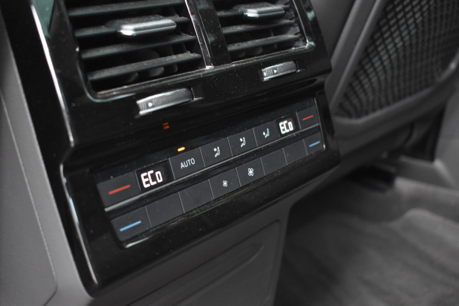 Volkswagen Touareg 3.0 TSi eHybrid ATMOSPHERE 4MOTION TREKHAAK/HEAD-UP/PANORAMADAK