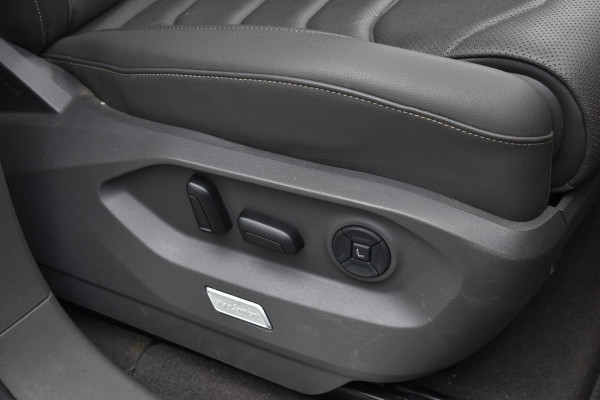 Volkswagen Touareg 3.0 TSi eHybrid ATMOSPHERE 4MOTION TREKHAAK/HEAD-UP/PANORAMADAK