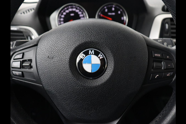 BMW 1-serie 116d | Navigatie | Parkeerhulp | Airco | Cruise control | Bluetooth | Keyless Start