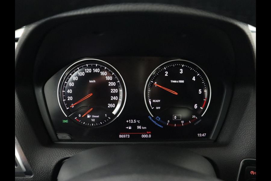 BMW 1-serie 116d | Navigatie | Parkeerhulp | Airco | Cruise control | Bluetooth | Keyless Start