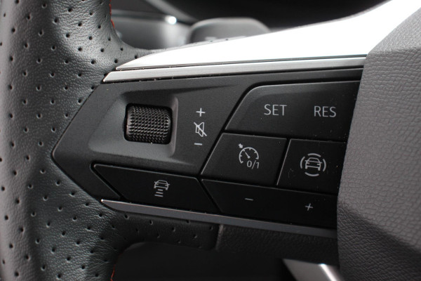 Seat Tarraco 1.5 TSI 150pk FR DSG 7p. | Navigatie | Apple Carplay/Android Auto | Camera | Parkeer sensoren | Digitale Cockpit | Lichtmetalen velgen | Stoelverwarming | Stoel bestuurder electrisch verstelbaar