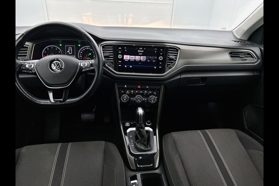 Volkswagen T-Roc 1.5 TSI Sport(Goed OnderH, Navi, StoelV, Camera, PDC V+A, Addapt Cruise, Etc)