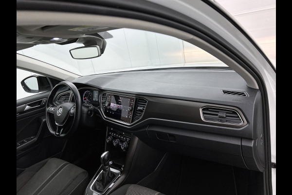 Volkswagen T-Roc 1.5 TSI Sport(Goed OnderH, Navi, StoelV, Camera, PDC V+A, Addapt Cruise, Etc)