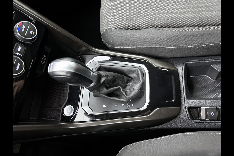 Volkswagen T-Roc 1.5 TSI Sport(Goed OnderH, Navi, StoelV, Camera, PDC V+A, Addapt Cruise, Etc)